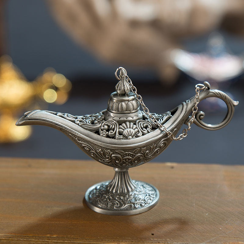 "Vintage Bronze Incense Burner - European Metal Craft Wishing Lamp Aromatherapy Stove for Home Decoration and Creative Ornaments"